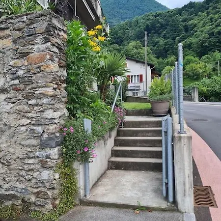 Apartment Gartenwohnung Im Zentrum Von Vira/gamborogno *
