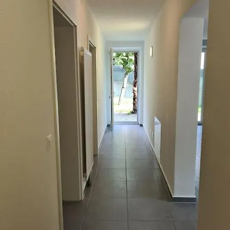 Gartenwohnung Im Zentrum Von Vira/gamborogno Apartment
