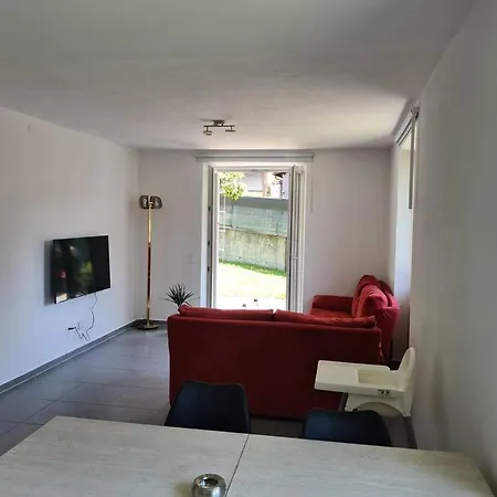 Apartment Gartenwohnung Im Zentrum Von Vira/gamborogno Gambarogno