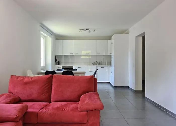 Gartenwohnung Im Zentrum Von Vira/gamborogno Gambarogno