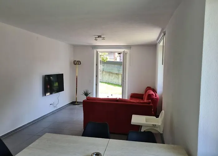 Apartment Gartenwohnung Im Zentrum Von Vira/gamborogno Gambarogno